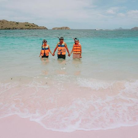 Komodoku One Love Homestay And Tour Labuan Bajo Exteriér fotografie