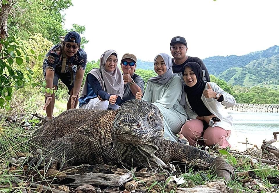 Komodoku One Love Homestay And Tour Labuan Bajo Exteriér fotografie