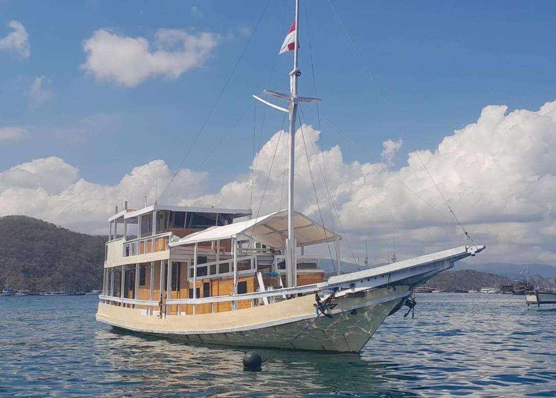 Komodoku One Love Homestay And Tour Labuan Bajo Exteriér fotografie