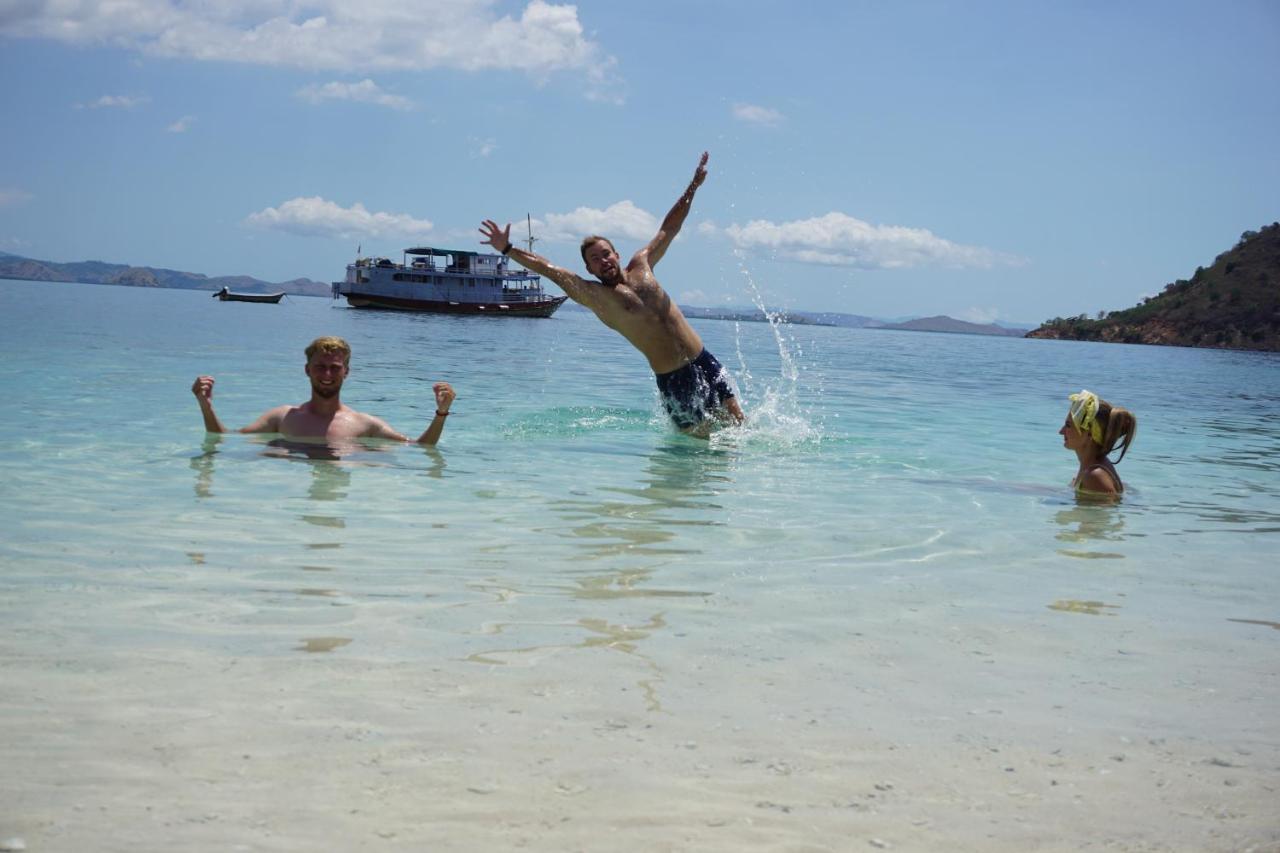Komodoku One Love Homestay And Tour Labuan Bajo Exteriér fotografie